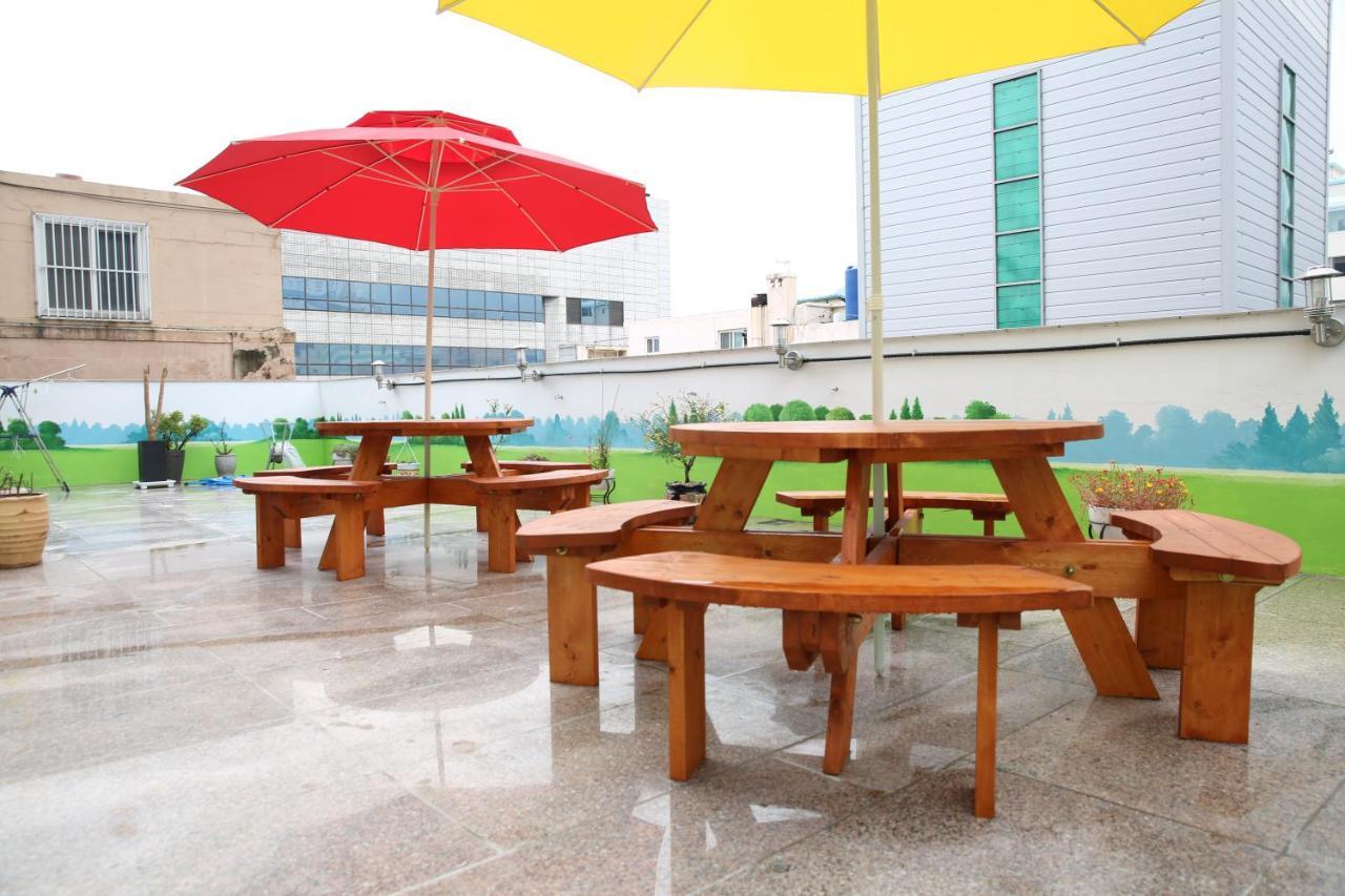 Coco Capsule Guesthouse Пусан Екстер'єр фото